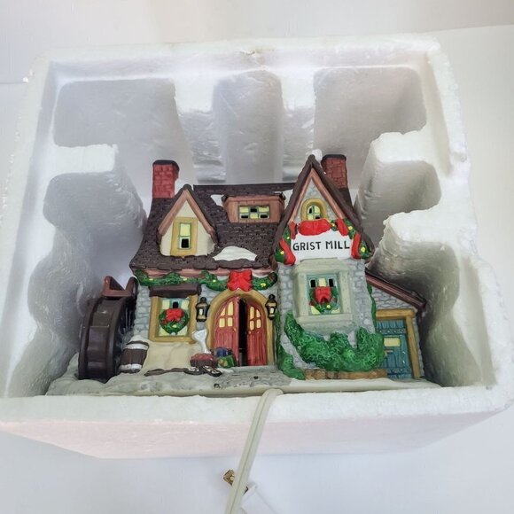 Dickens Collectables Towne Series Grist Mill Lighted House Original Box - Picture 5 of 8